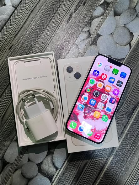 DIJUAL IPHONE 13 128GB – GARANSI iBOX FULLSET - Pekanbaru