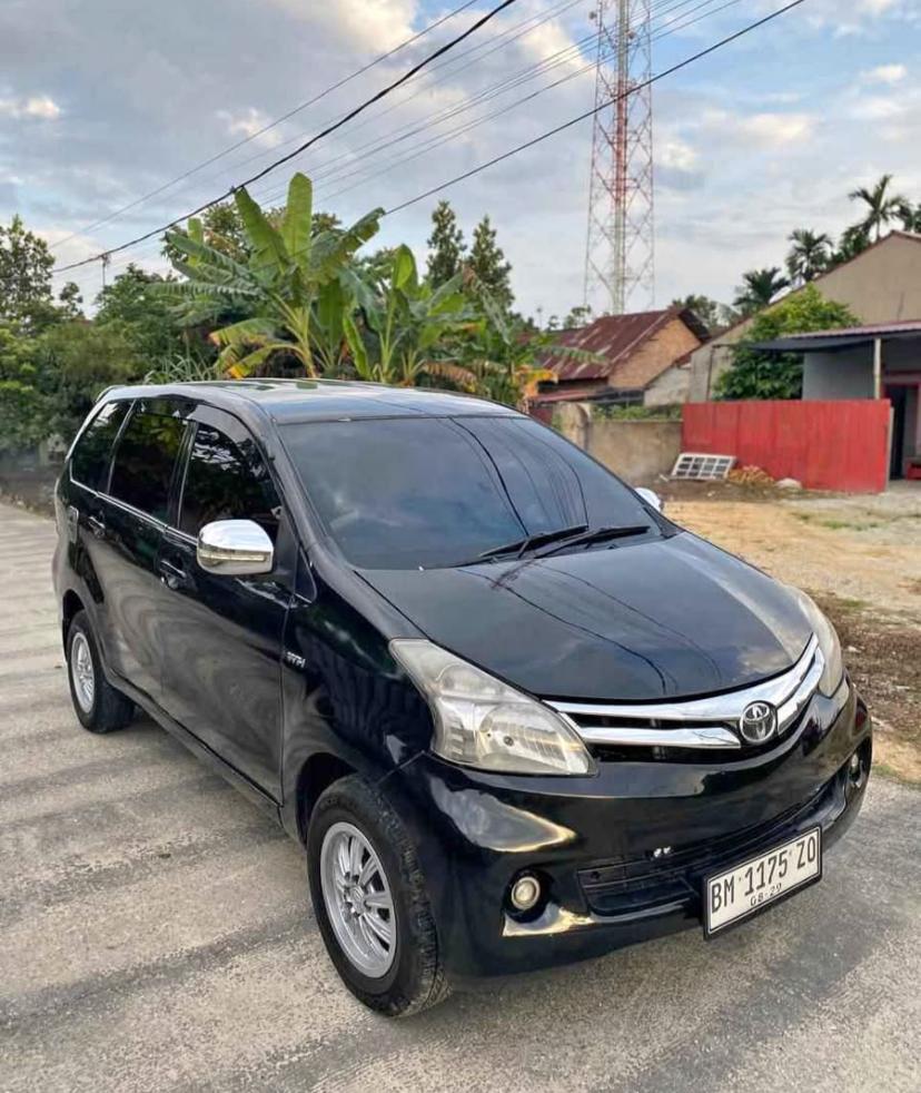 JUAL TOYOTA AVANZA 2011 - PEKANBARU